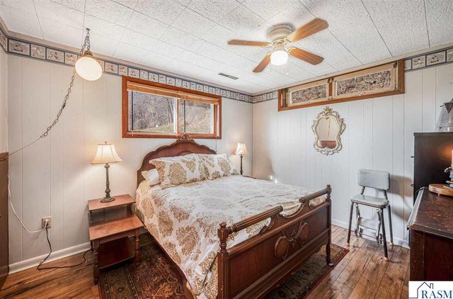 48050 Old River Bluff Road, St. Peter, MN 56082