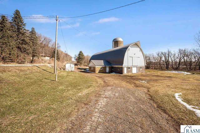 48050 Old River Bluff Road, St. Peter, MN 56082