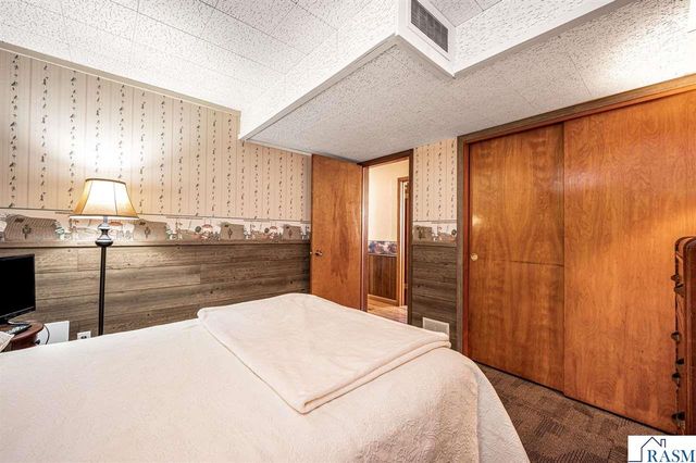 48050 Old River Bluff Road, St. Peter, MN 56082