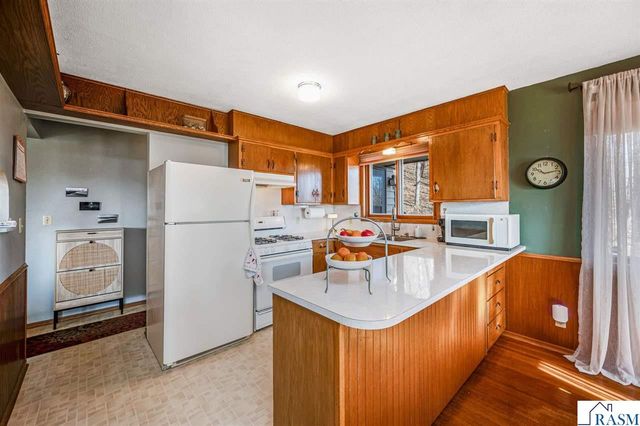 48050 Old River Bluff Road, St. Peter, MN 56082