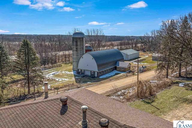 48050 Old River Bluff Road, St. Peter, MN 56082