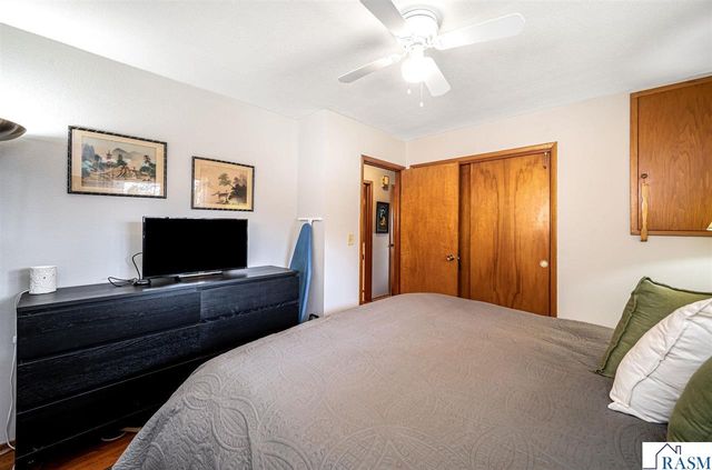 48050 Old River Bluff Road, St. Peter, MN 56082