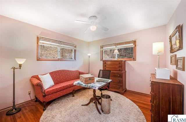 48050 Old River Bluff Road, St. Peter, MN 56082