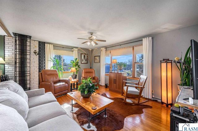 48050 Old River Bluff Road, St. Peter, MN 56082