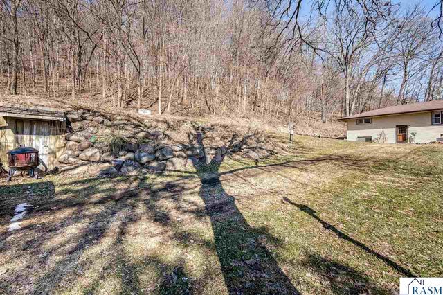 48050 Old River Bluff Road, St. Peter, MN 56082