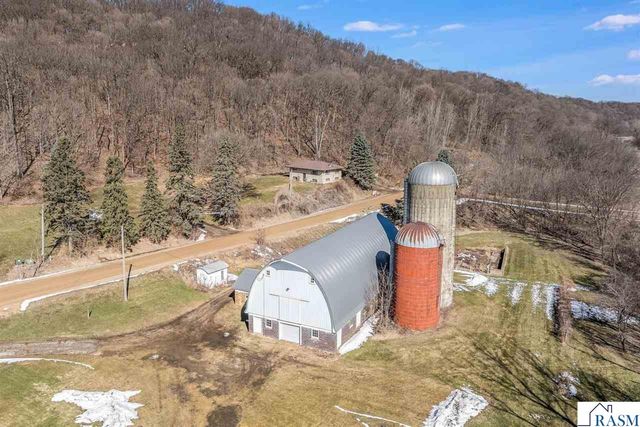 48050 Old River Bluff Road, St. Peter, MN 56082