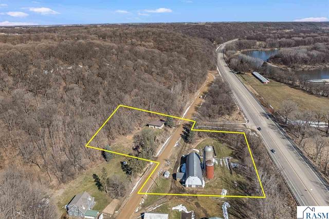 48050 Old River Bluff Road, St. Peter, MN 56082