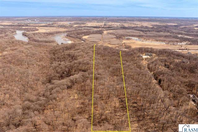 48050 Old River Bluff Road, St. Peter, MN 56082