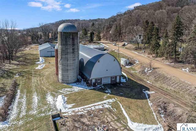 48050 Old River Bluff Road, St. Peter, MN 56082