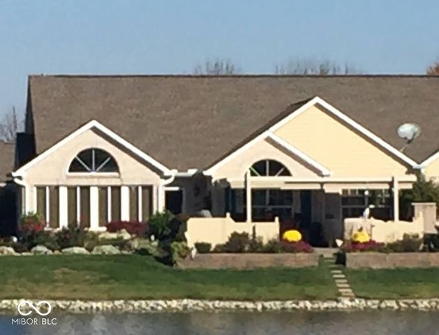 7386 Lake Lakota Place, Indianapolis, IN 46217