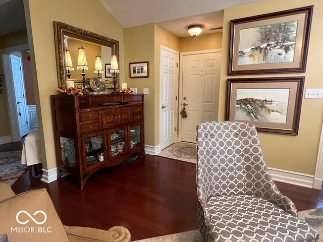 7386 Lake Lakota Place, Indianapolis, IN 46217