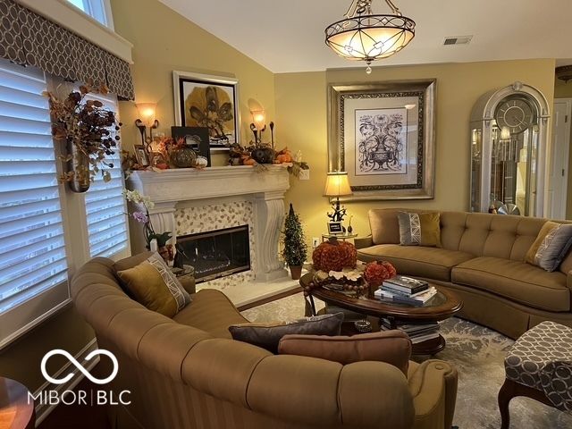 7386 Lake Lakota Place, Indianapolis, IN 46217