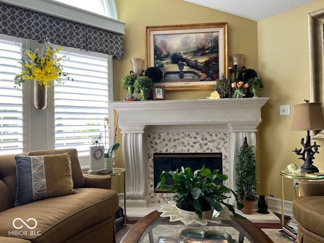 7386 Lake Lakota Place, Indianapolis, IN 46217