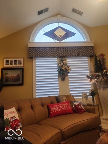 7386 Lake Lakota Place, Indianapolis, IN 46217