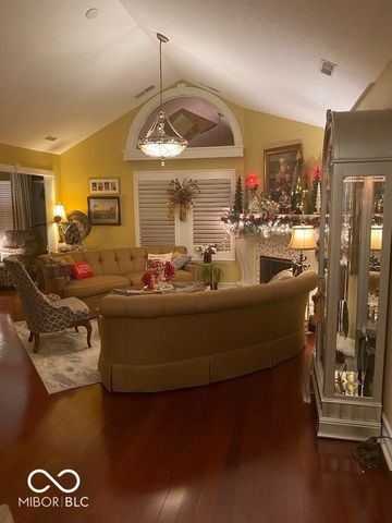 7386 Lake Lakota Place, Indianapolis, IN 46217