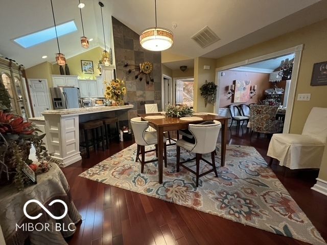 7386 Lake Lakota Place, Indianapolis, IN 46217