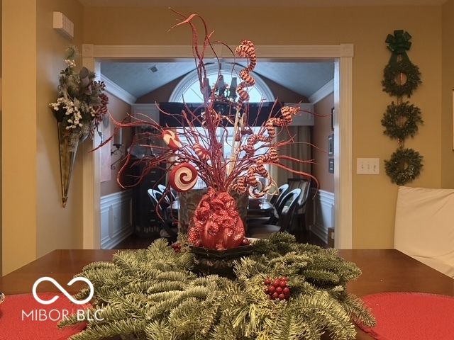 7386 Lake Lakota Place, Indianapolis, IN 46217