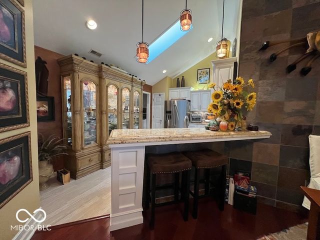 7386 Lake Lakota Place, Indianapolis, IN 46217