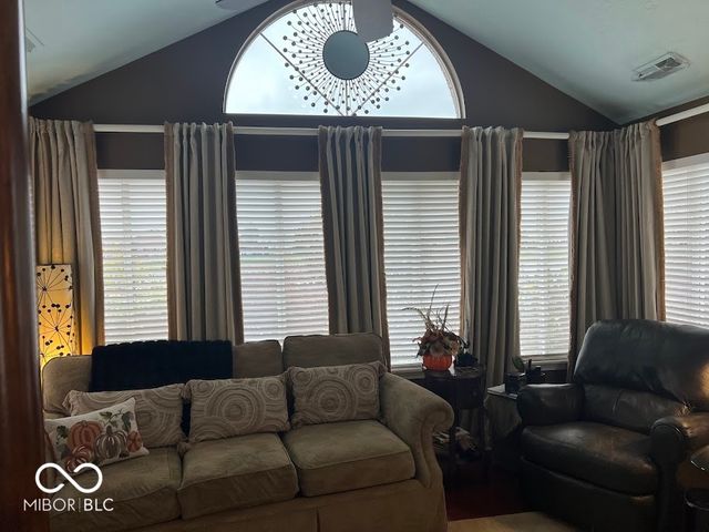 7386 Lake Lakota Place, Indianapolis, IN 46217