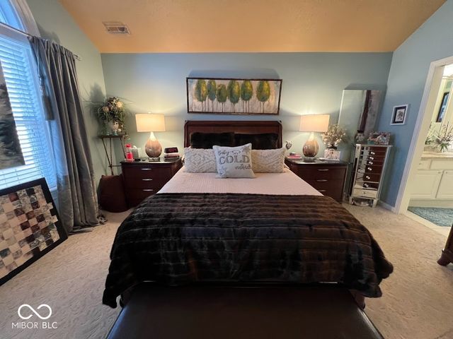 7386 Lake Lakota Place, Indianapolis, IN 46217