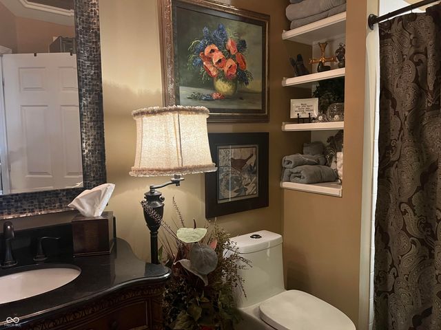 7386 Lake Lakota Place, Indianapolis, IN 46217