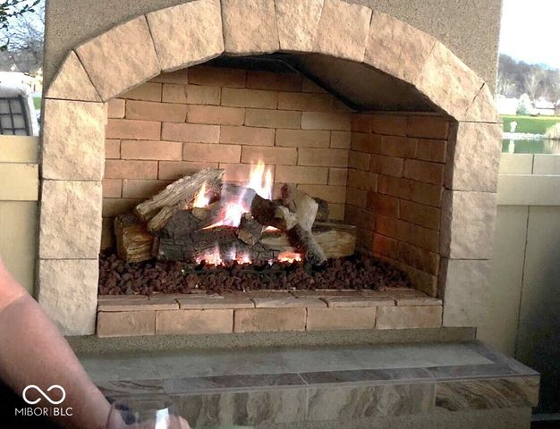 7386 Lake Lakota Place, Indianapolis, IN 46217