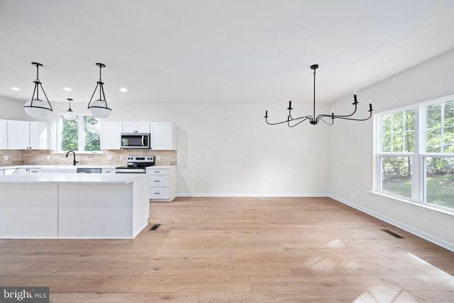 107 SAYLERS CREEK RD, Locust Grove, VA 22508