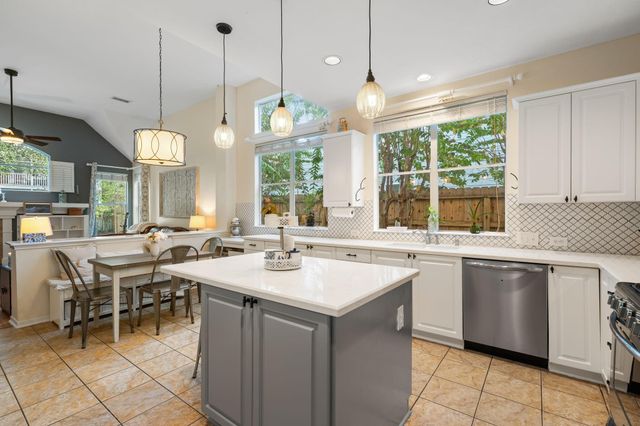 30 Lyreleaf Place, The Woodlands, TX 77382