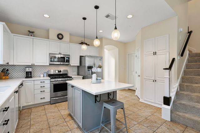 30 Lyreleaf Place, The Woodlands, TX 77382