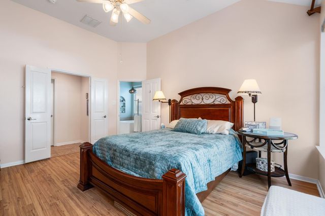 30 Lyreleaf Place, The Woodlands, TX 77382