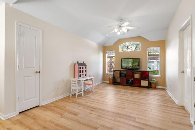 30 Lyreleaf Place, The Woodlands, TX 77382