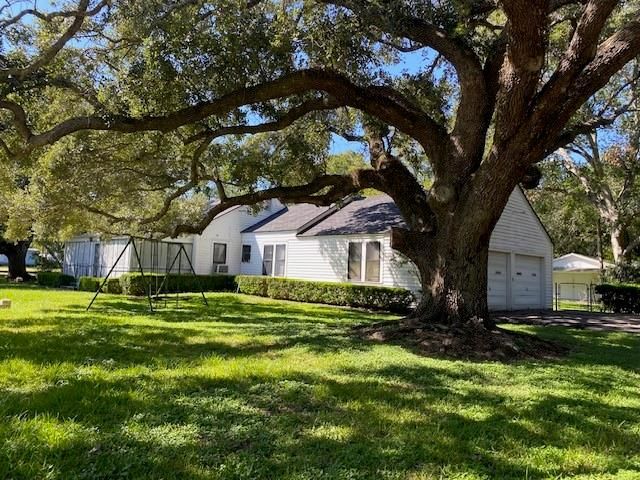 503 Main Street, Garwood, TX 77442