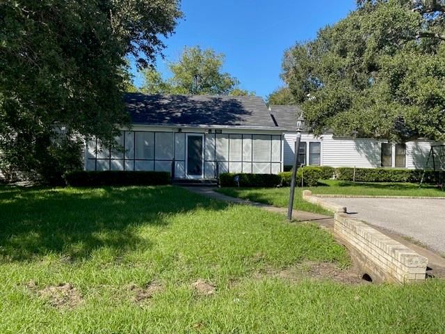 503 Main Street, Garwood, TX 77442