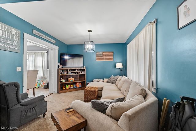307 E Liberty Street, Girard, OH 44420