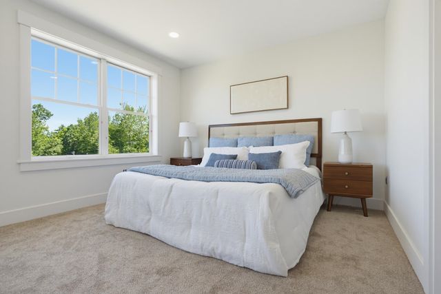 21 Upper Ladd Hill Road, Meredith, NH 03253