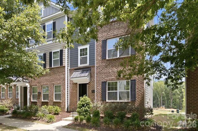 16716 Summers Walk Boulevard, Davidson, NC 28036