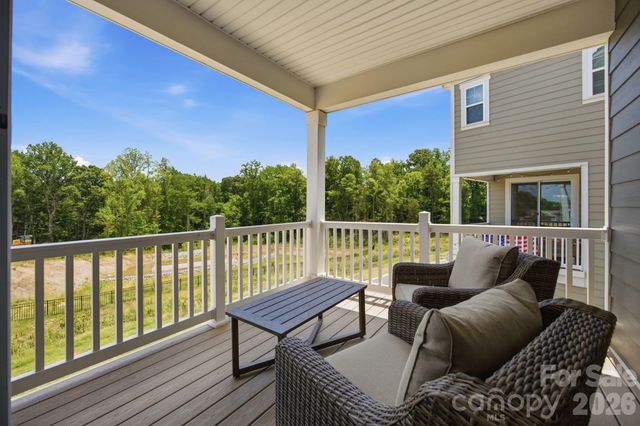 16716 Summers Walk Boulevard, Davidson, NC 28036