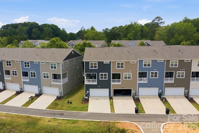16716 Summers Walk Boulevard, Davidson, NC 28036