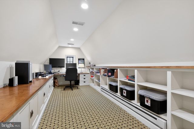 56 TUNBRIDGE RD, Haverford, PA 19041