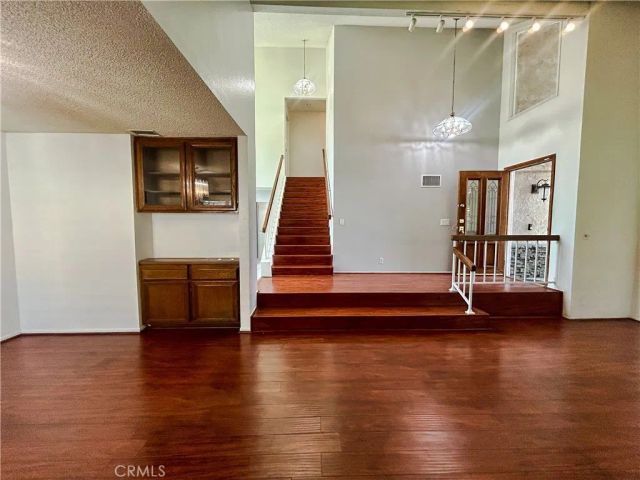 10 Bluff Point, Phillips Ranch, CA 91766