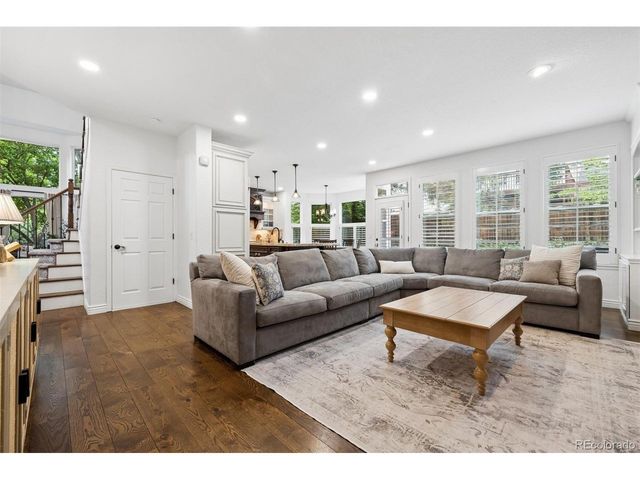6143 S Newark Way, Englewood, CO 80111