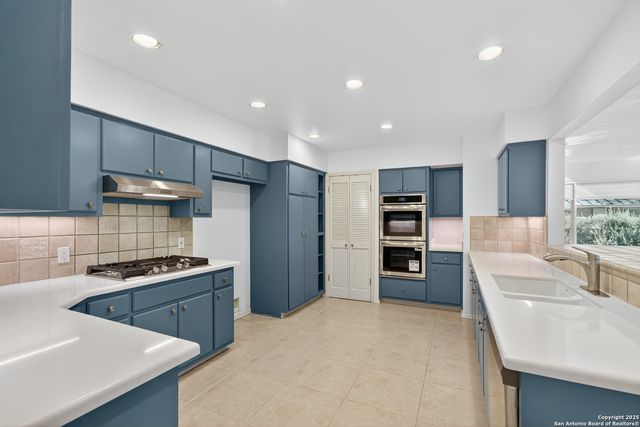 120 Herweck, Castle Hills, TX 78213