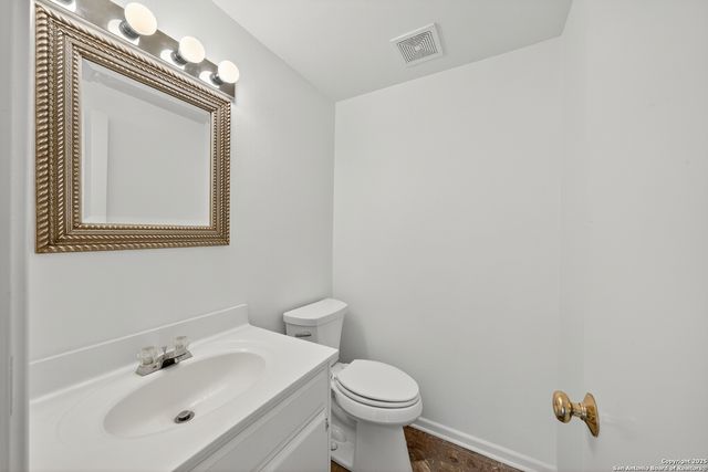 120 Herweck, Castle Hills, TX 78213