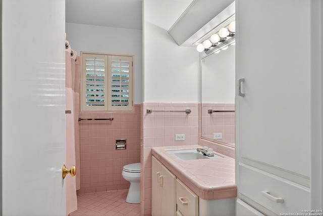 120 Herweck, Castle Hills, TX 78213