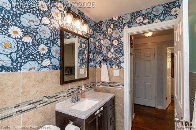 24070 Rosewood Street, Oak Park, MI 48237