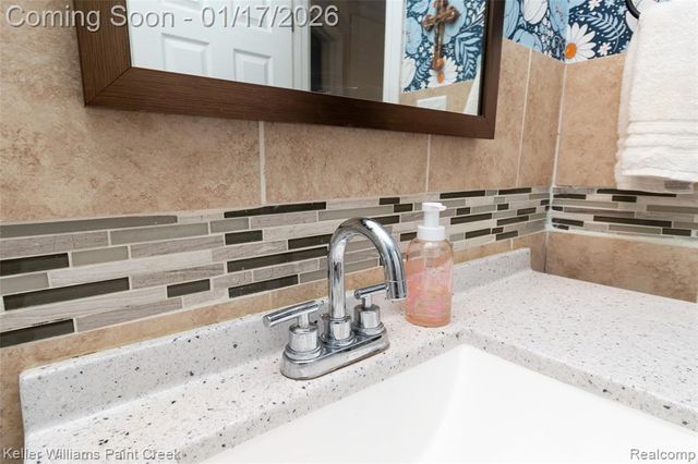 24070 Rosewood Street, Oak Park, MI 48237