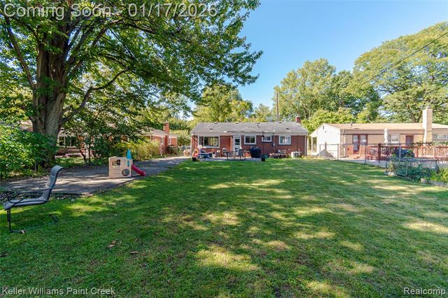 24070 Rosewood Street, Oak Park, MI 48237