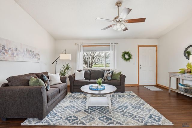 2102 OAK AVE, Rapid City, SD 57701
