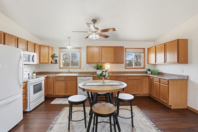 2102 OAK AVE, Rapid City, SD 57701