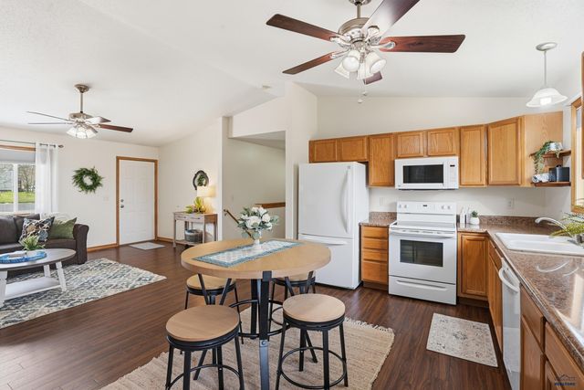 2102 OAK AVE, Rapid City, SD 57701